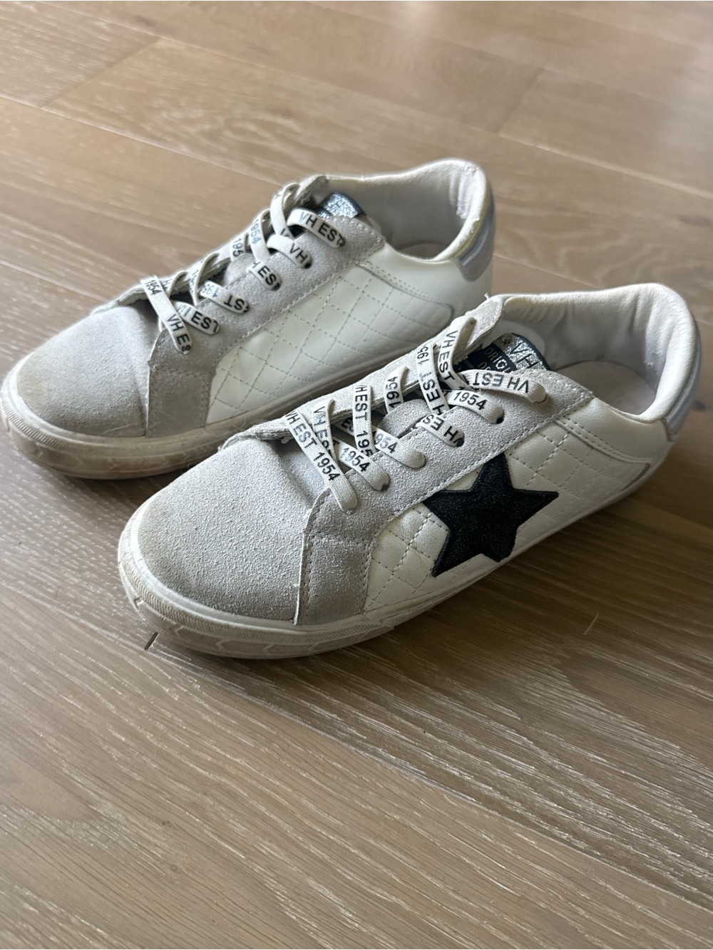 Vintage Havana White Sneakers with Black Star Accent